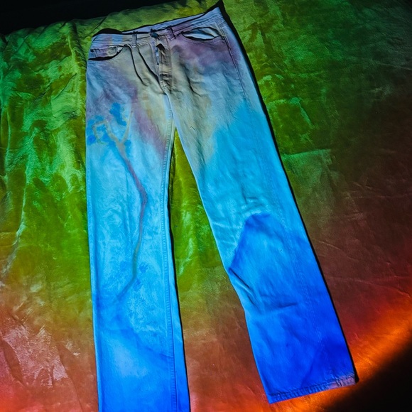 Kids see ghost Levi’s pants - Picture 3 of 4